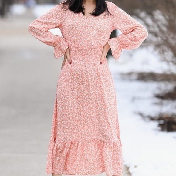 Blue Red Ditsy Floral V Neck Smocked Waist Ruffle Elastic Cuff Midi Dress - Picture 1 of 10